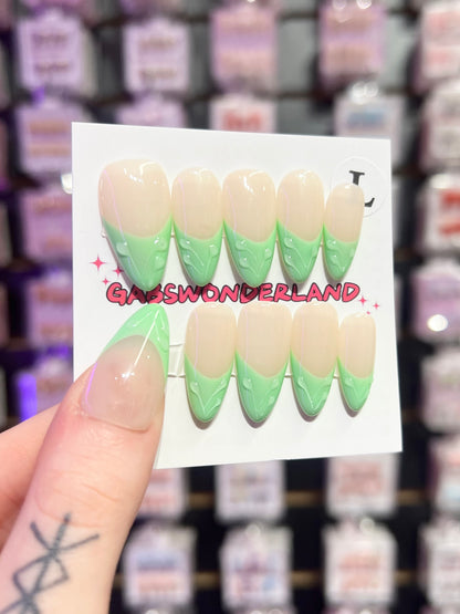 Mint Kiss Nails