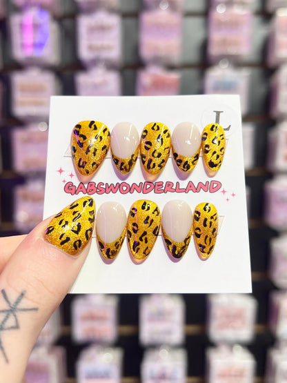 Gold Leopard Chic Nails