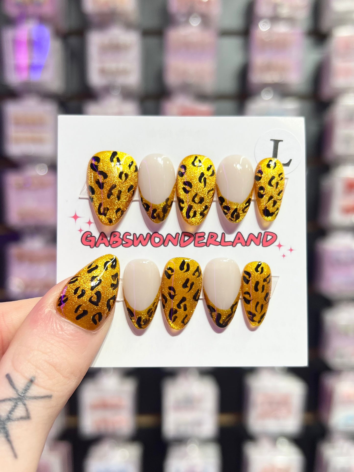 Gold Leopard Chic Nails