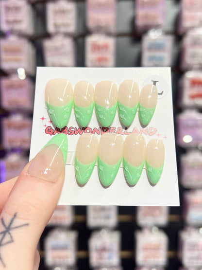 Mint Kiss Nails