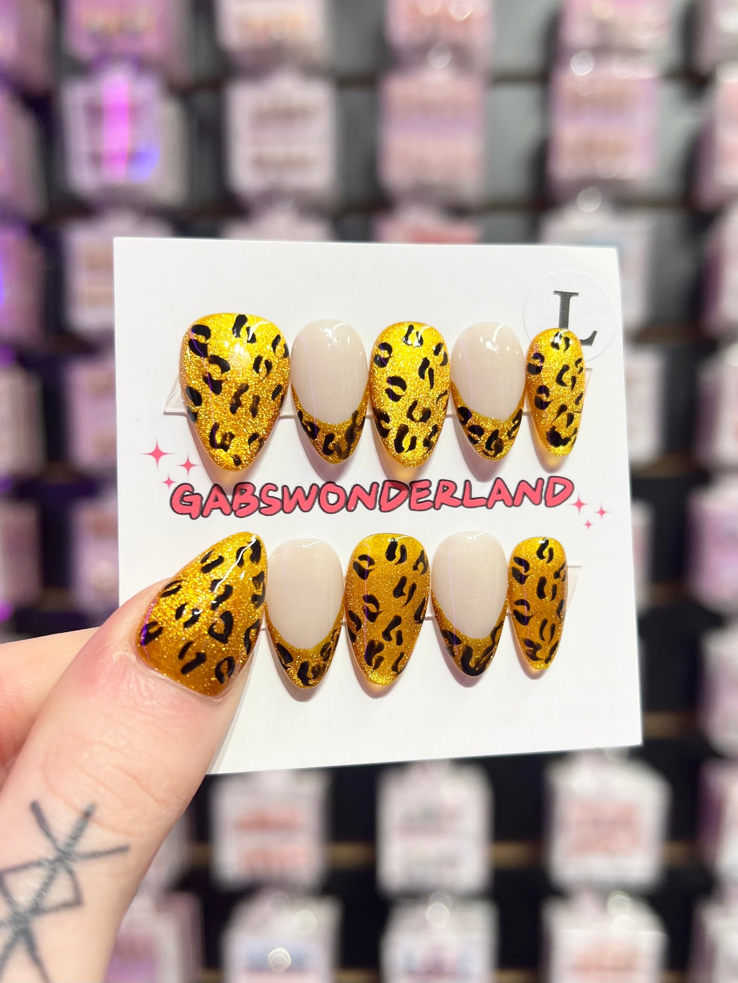 Gold Leopard Chic Nails