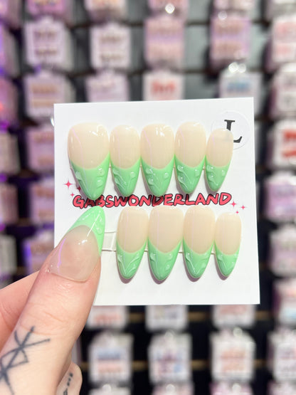 Mint Kiss Nails